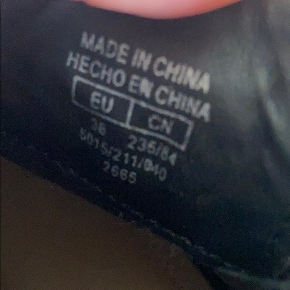 Pull and Bear Faux Leather Western Style Boots - Picture 4 of 4